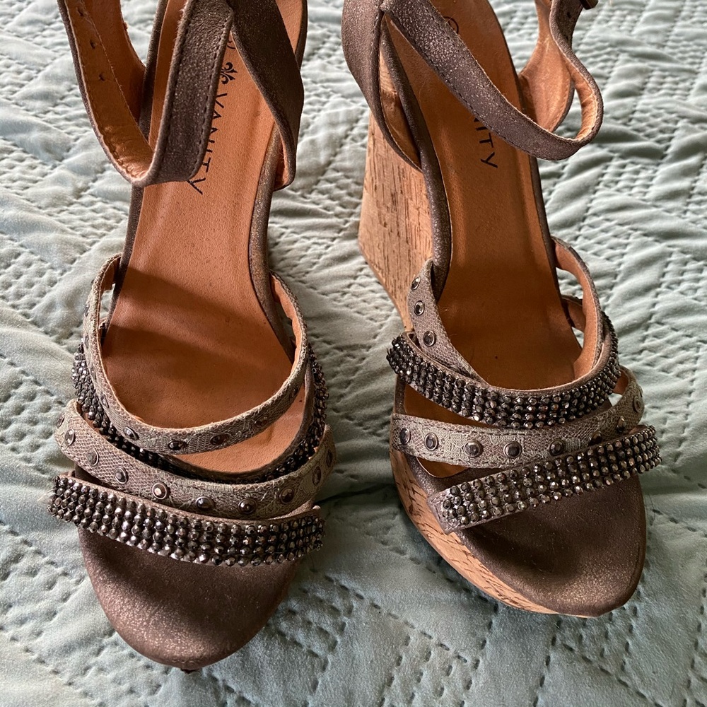 Vanity Silver Rhinestone Wedge Heal Sandals Sz 10